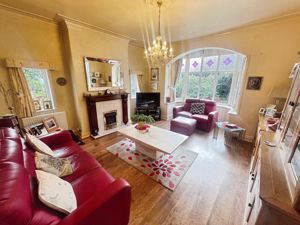 Lounge- click for photo gallery